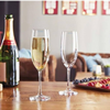 Champagne-Flutes-huren1